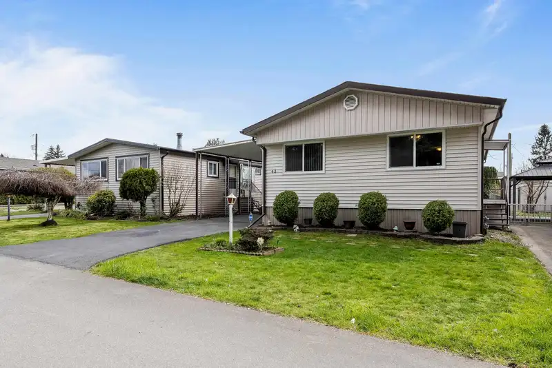 43 31313 LIVINGSTONE AVENUE - photo 3 of 29