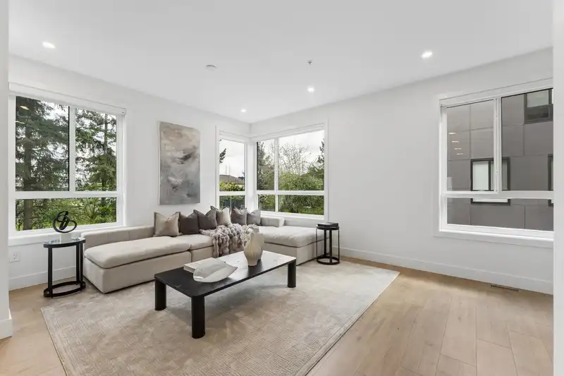 3 19667 55A AVENUE - photo 2 of 33