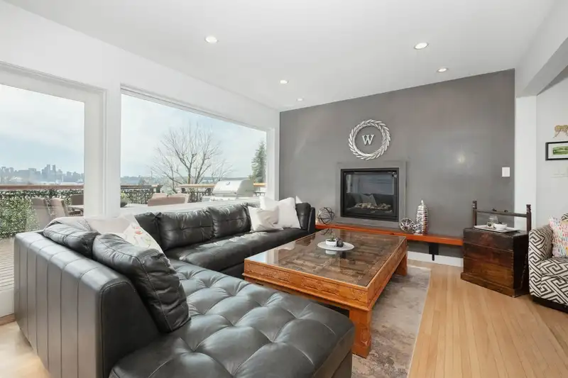 1095 W KEITH ROAD - photo 3 of 40