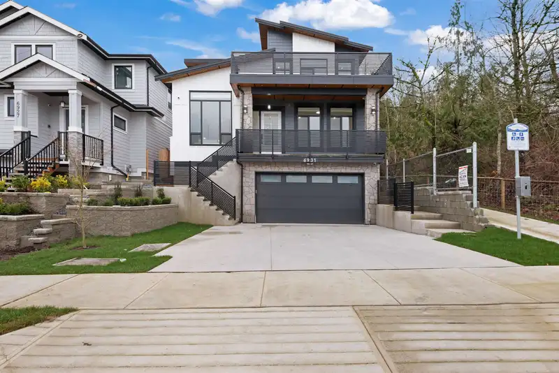 6931 205 STREET - photo 1 of 1
