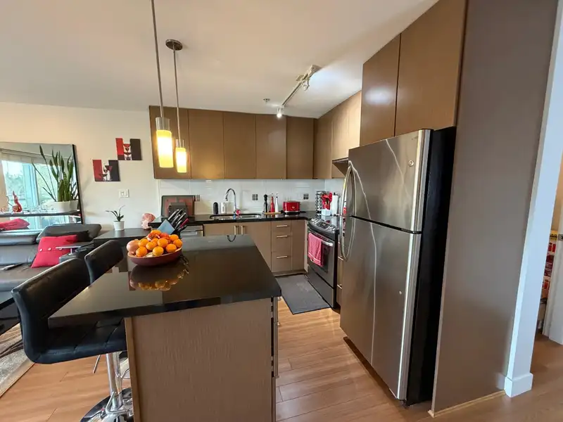 313 15735 CROYDON DRIVE - photo 3 of 15