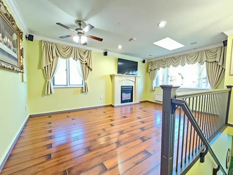 5045 PAYNE STREET - photo 4 of 10