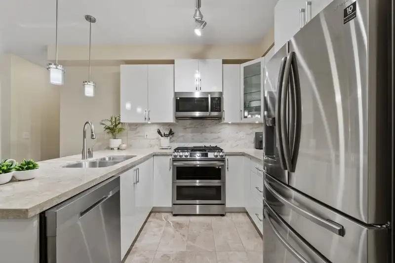 20376 86 AVENUE - photo 3 of 25