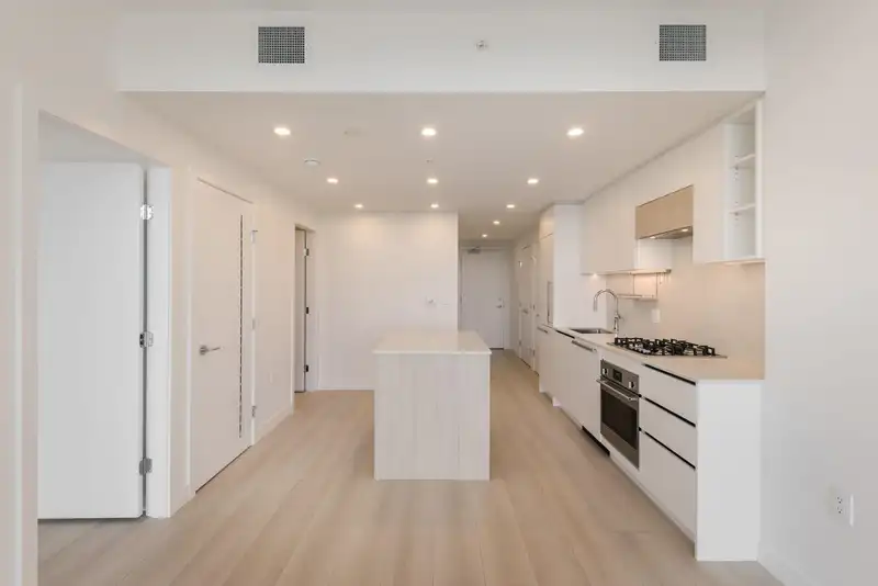 3211 13573 98A AVENUE - photo 2 of 22
