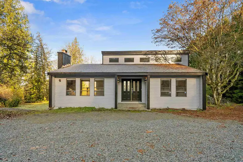 25443 BOSONWORTH AVENUE - photo 2 of 36