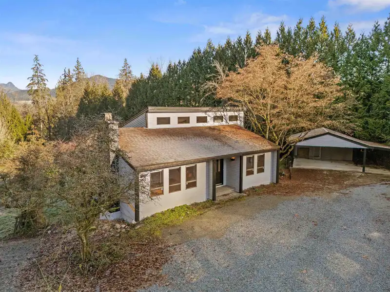25443 BOSONWORTH AVENUE - photo 3 of 36