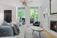 471 BEACH CRESCENT - thumbnail 3