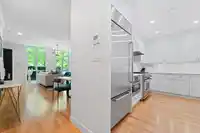 471 BEACH CRESCENT - thumbnail 5