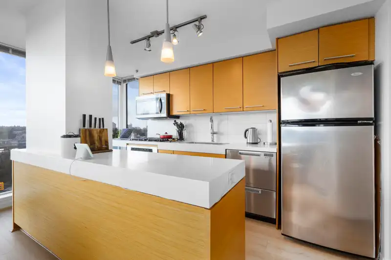 709 2770 SOPHIA STREET - photo 2 of 30