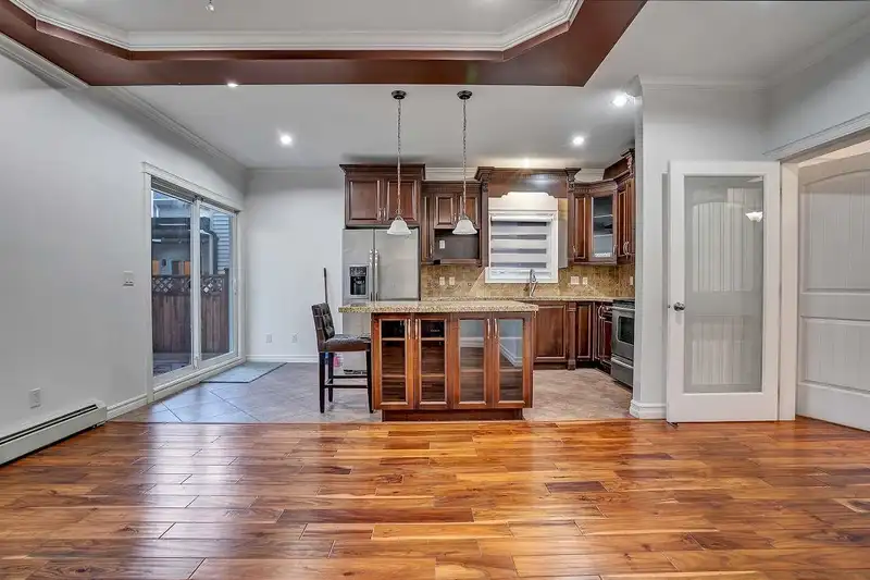 14188 62B AVENUE - photo 4 of 38