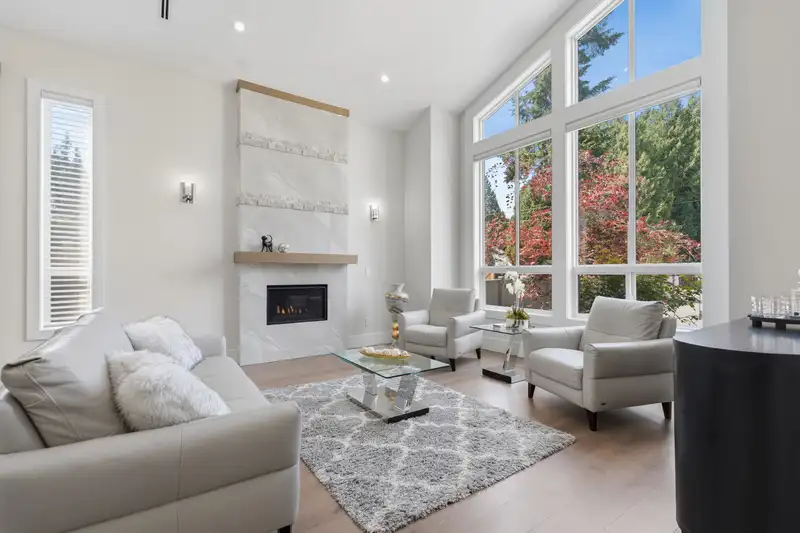 20140 44 AVENUE - photo 4 of 40
