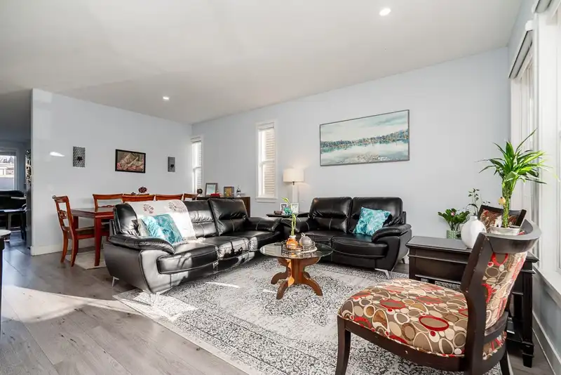 6926 190 STREET - photo 3 of 40