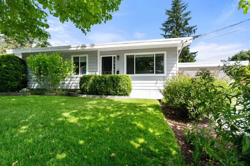 34529 ASCOTT AVENUE - photo 1 of 31