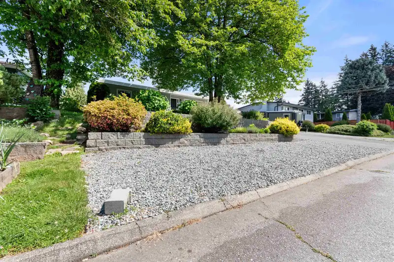 34529 ASCOTT AVENUE - photo 3 of 31