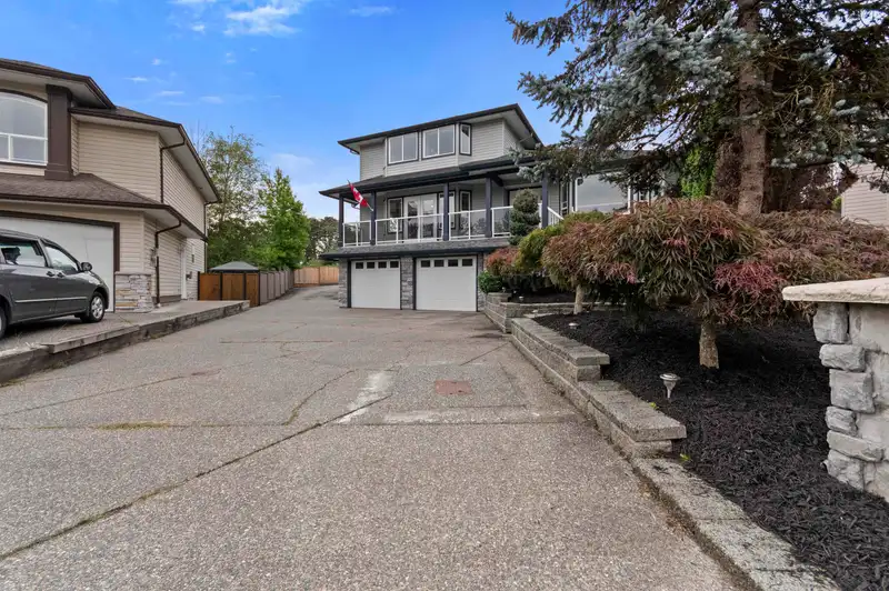 22749 125A AVENUE - photo 2 of 39