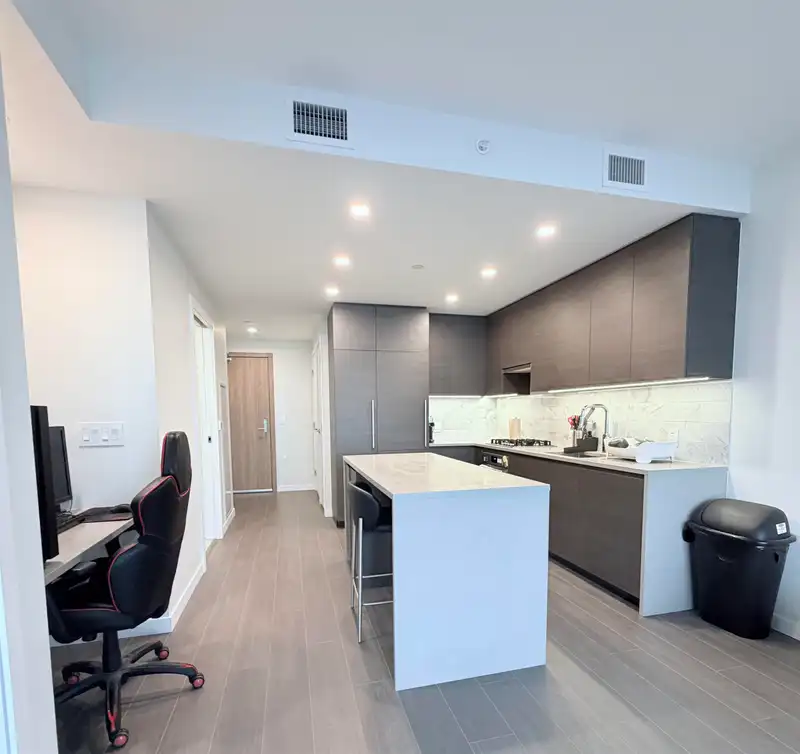 2803 2108 GILMORE AVENUE - photo 4 of 15