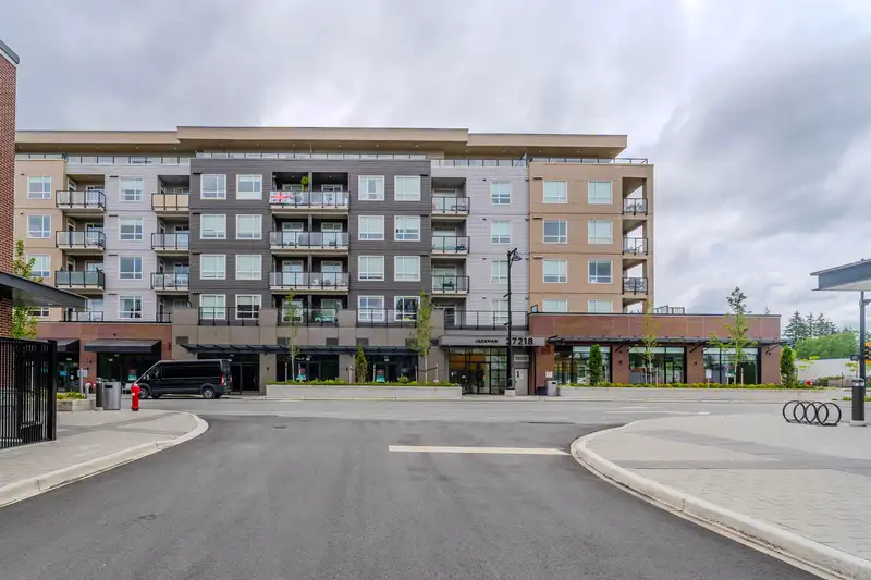 413 27218 ALDERGROVE TOWN CENTRE DRIVE - photo 3 of 31
