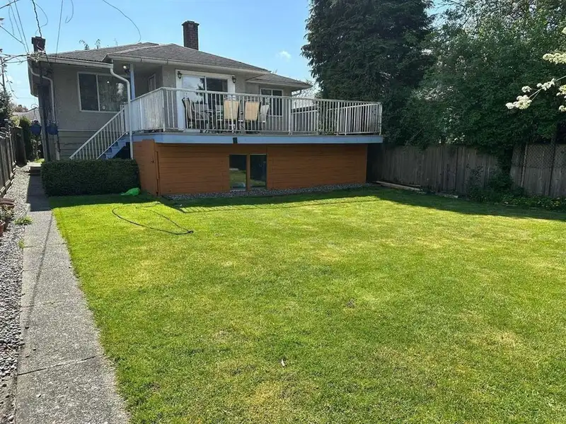 645 E 27 AVENUE - photo 3 of 9