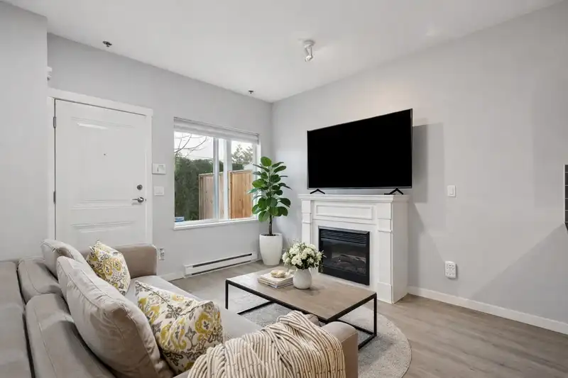 201 1661 FRASER AVENUE - photo 2 of 28