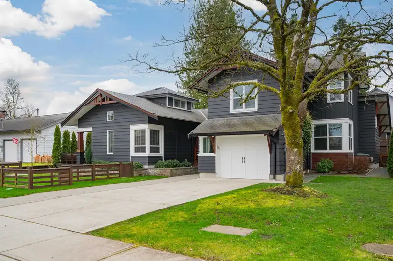 21638 46 AVENUE - photo 2 of 40