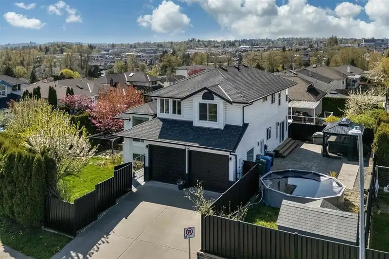 3073 KINGFISHER DRIVE - photo 1 of 40