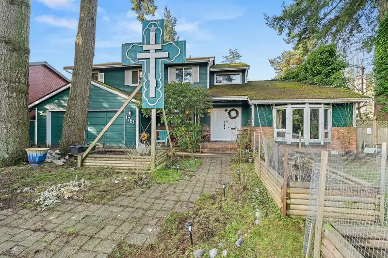 1761 140A STREET - photo 2 of 40