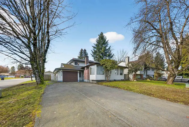 7351 141A STREET - photo 1 of 38