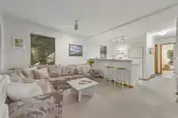 1102 3050 HILLCREST DRIVE - thumbnail 1