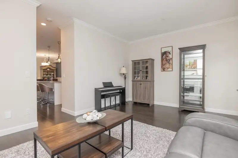 4 7157 210 STREET - photo 4 of 40