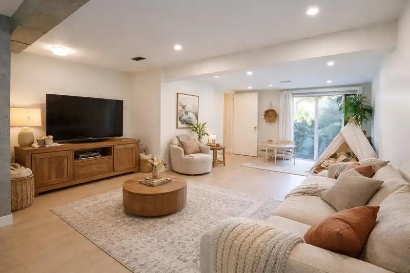 128 15225 105 AVENUE - photo 2 of 27