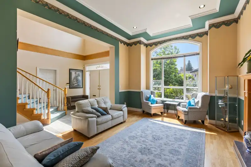 11393 ROYAL CRESCENT - photo 2 of 37