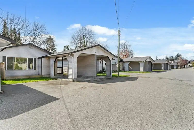 15 5648 VEDDER ROAD - photo 3 of 31