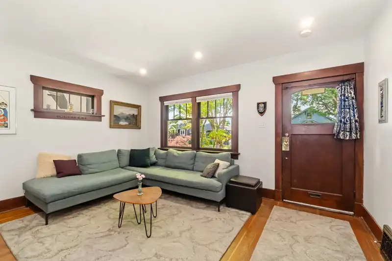 2628 WILLIAM STREET - photo 4 of 40