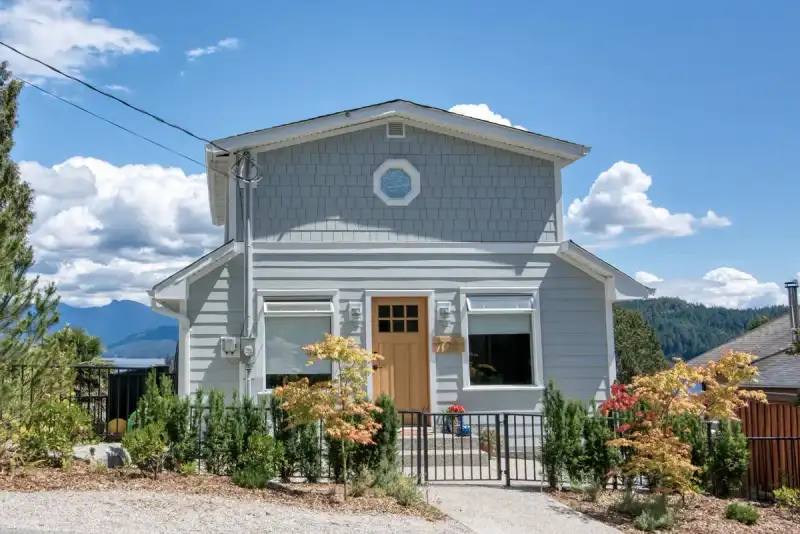 798 FISHER ROAD - photo 1 of 35