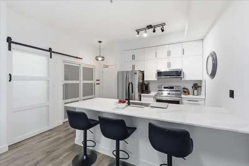 111 10088 148TH STREET - photo 1 of 29