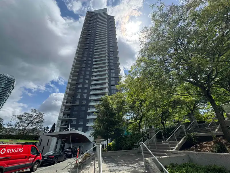 2604 9887 WHALLEY BOULEVARD - photo 1 of 13