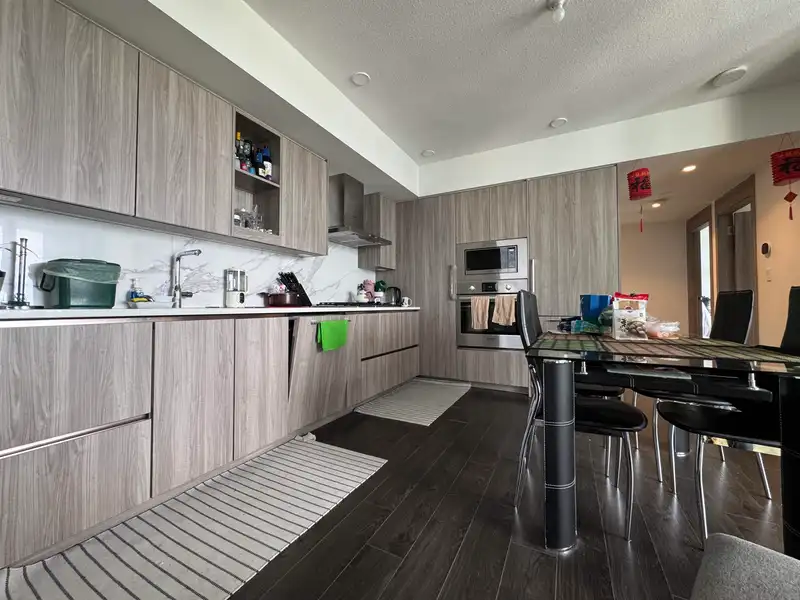 2604 9887 WHALLEY BOULEVARD - photo 4 of 13