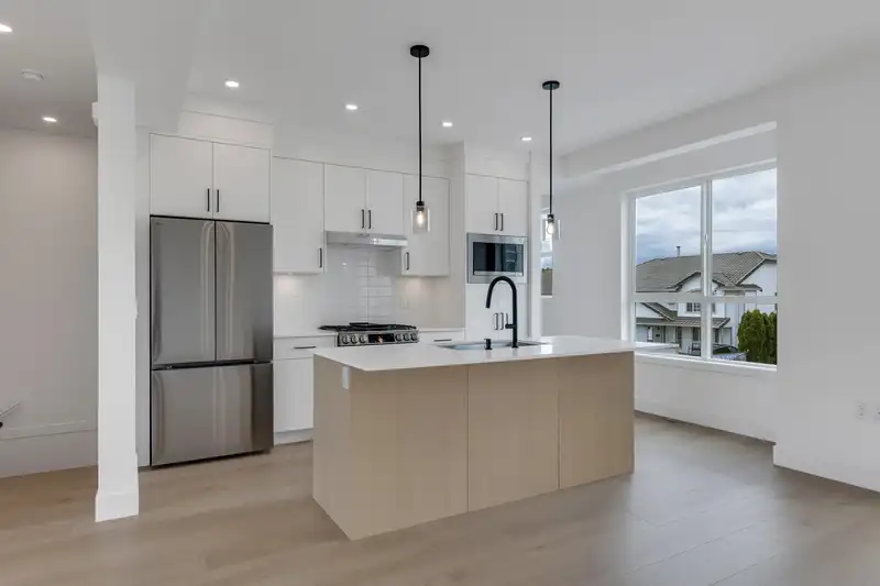 19 30501 ROBIN DRIVE - photo 3 of 24
