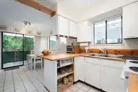 3875 REGENT AVENUE - thumbnail 9
