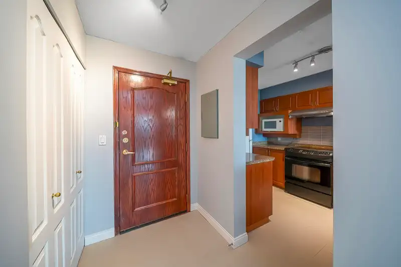 1011 7380 ELMBRIDGE WAY - photo 3 of 34