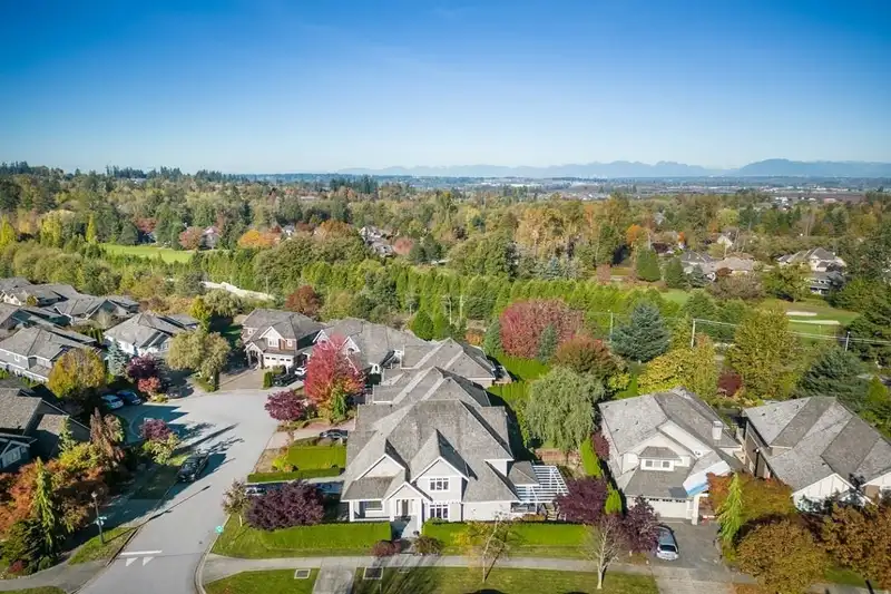 16211 31 AVENUE - photo 3 of 40