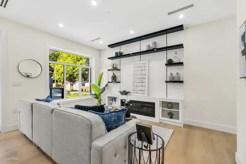 1 281 E 48TH AVENUE - photo 4 of 36