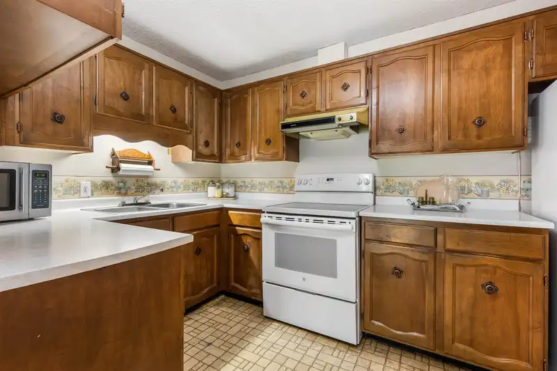 9170 HOLLY STREET - photo 4 of 30