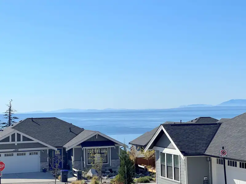 6078 KINGBIRD AVENUE - photo 1 of 33