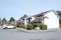 345 9411 GLENDOWER DRIVE - thumbnail 2
