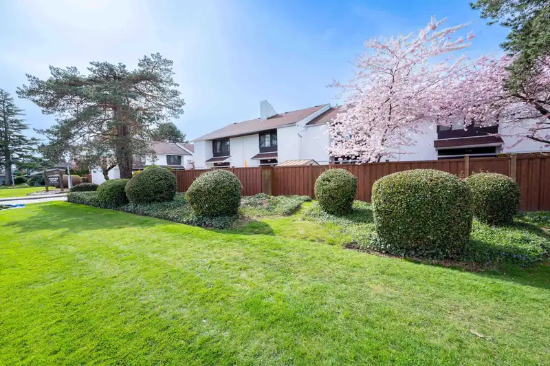 345 9411 GLENDOWER DRIVE - photo 4 of 30