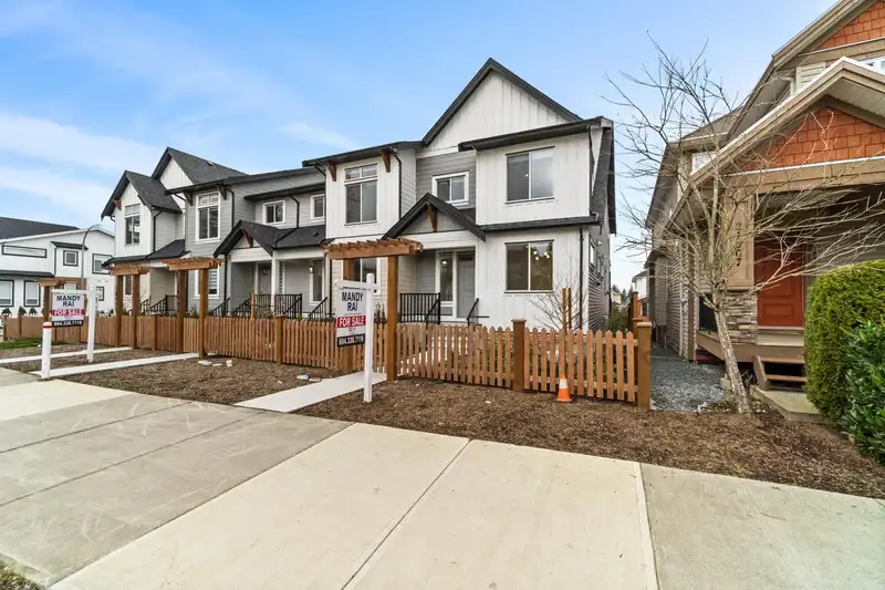 20999 83 AVENUE - photo 3 of 28