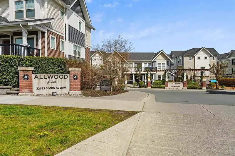 150 32633 SIMON AVENUE - photo 1 of 35