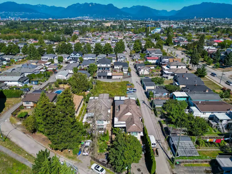 2669 VANNESS AVENUE - photo 4 of 12