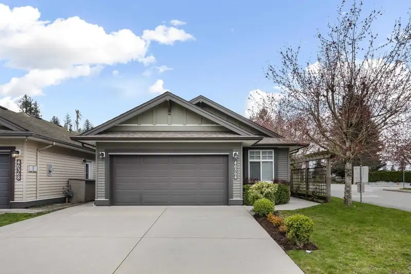 46364 BEDFORD PARKWAY - photo 1 of 37